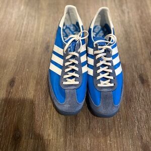 Adidas Women’s Blue and White  Sneakers